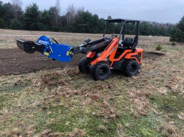 Wynajem miniładowarki Cast