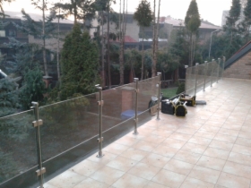 Balustrady ze stali nierdzewnej. , szkła. Balustrady ze stali nierdzewnej. , szkła.