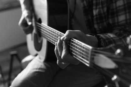 Nauka gry na gitarze klasyczne, elektrycznej, akustycznej oraz ukulele