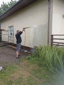 Mycie, impregnacja elewacji budynku