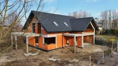 Realizujemy  głównie  budowy  domów  w stanie  surowym  otwartym  lub  zamkniętym.