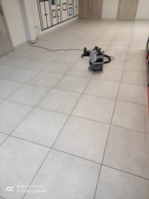 Czyszczenie powierzchni twardych