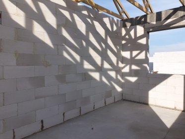 Murowanie ścian działowych z betonu komórkowego 12