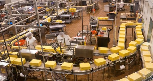 Automatyzujemy procesy technologiczne dla poszczególne stanowisk pracy.