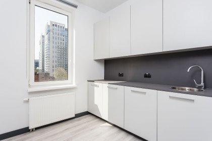 Wynajmę biuro 84 mkw Żelazna 59