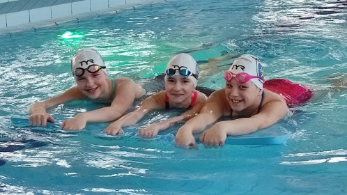 Nauka i doskonalenie sportowych technik pływania