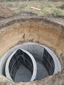 Szamba betonowe okrągłe, studzienki,przepompownie,studzienki osłonowe studni głębinowych.