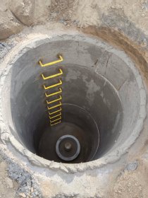 Drenaże budynku ścian fundamentowych.