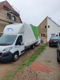 Transport towarów samochodem z windą