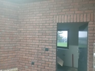 Układanie glazury, terakoty