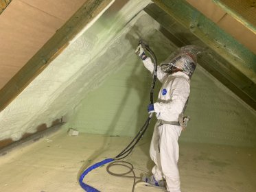 Izolacja dachów pianą PUR