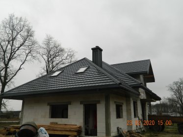 budowa budynków w stanie surowym z dachem lub bez