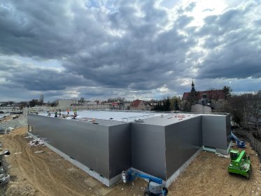 Montaż płyt warstwowych, obróbek blacharskich, blachy trapezowej oraz kostrukcji