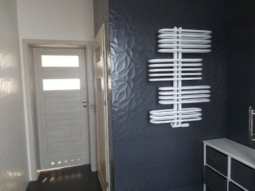 Układanie gresu, ceramiki, terakoty