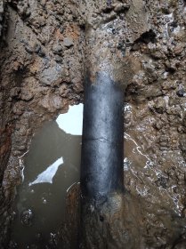 Lokalizacja oraz naprawa uszkodzonych rur wodociągowych