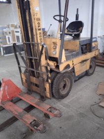 Przeładunek towarów, załadunek oraz wyładunek. Przewóz Przeładunek towarów, załadunek oraz wyładunek. Przewóz