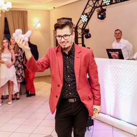 Iluzjonista na scenie