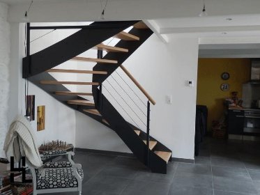 SCHODY DREWNIANE, PROJEKTY SCHODÓW, USŁUGI POMIAROWE