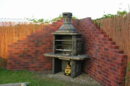 grill kominek ogrodowy fontanna kolumna betonowa
