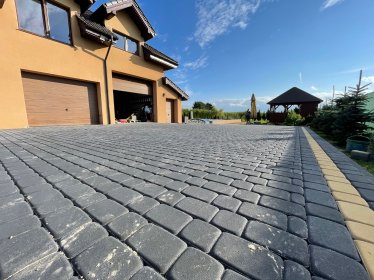 Układanie kostki brukowej