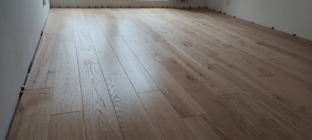 Układanie deski podłgowej