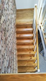 kompleksowe wykonanie schodów z drewna wraz z balustradami