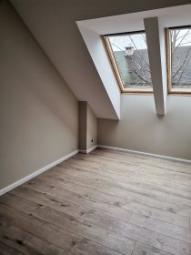 Wykonanie gładzi gipsowych w mieszkaniach również domach