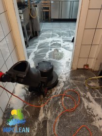 Czyszczenie posadzek