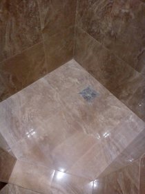 Układanie płytek ceramicznych