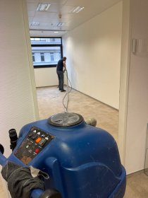 Pranie wykładziny, mebli tapicerowanych, krzeseł biurowych