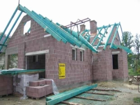 Posiadamy też w swojej ofercie więżbe dachową ,deski szalunkowe, i stęple budowlane