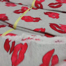 Sprzedaż tkanin i dzianin