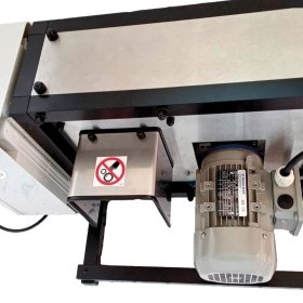 Urządzenie do obróbki konopii siewnych