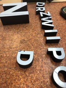 Wycinanie laserowe, grawer