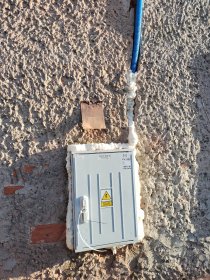 Wykonuje przyłącza do budynku