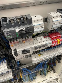 Naprawa automatyki, prefabrykacja rozdzielnicy NN