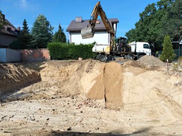 Wywóz materiału z wykopu pod fundamenty