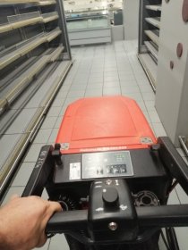 Maszynowe czyszczenie/mycie posadzki