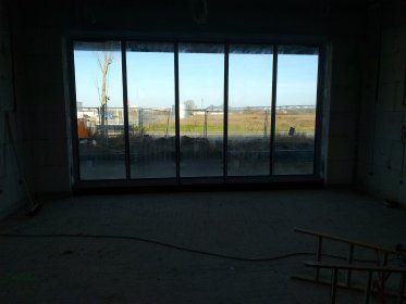 Montaż okien , drzwi fasad