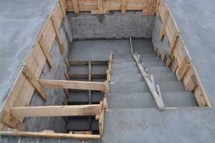 Wykonanie konstrukcji schodów betonowych