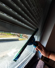 Mycie witryn/okien w firmach