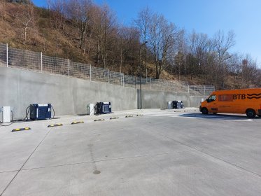 Natrysk betonu ( torkretowanie )