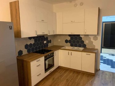 Układanie glazury,gresu,terakoty