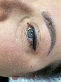 Makijaż permanentny brwi, ust lub powiek