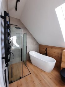 Układanie glazury , Łazienki