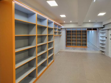 Meble biurowe i sklepowe na wymiar