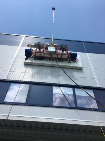 Mycie elewacji obiektów komercyjnych i przemysłowych