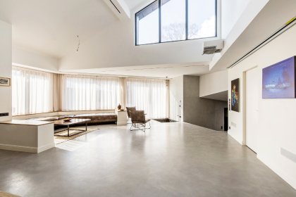 Posadzka z mikrocementu