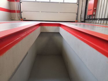 Posadzka z żywicy epoksydowej do garażu, warsztatu lub hali