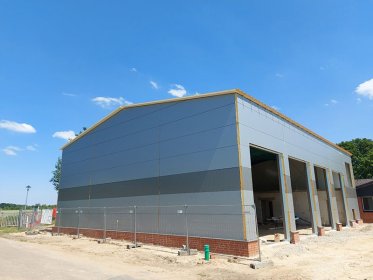 Montaż konstrukcji i płyt warstwowych